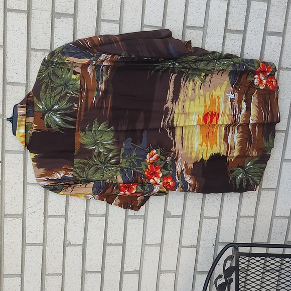 Hawaiian Men's Shirt - Picture 7 of 7